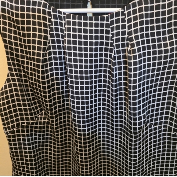 Merona Black & White Grid Pleated Sleeveless Top - Picture 3 of 4